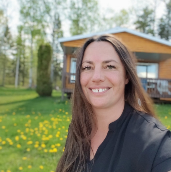 Meet your Posher, Claire - Picture 1 of 1